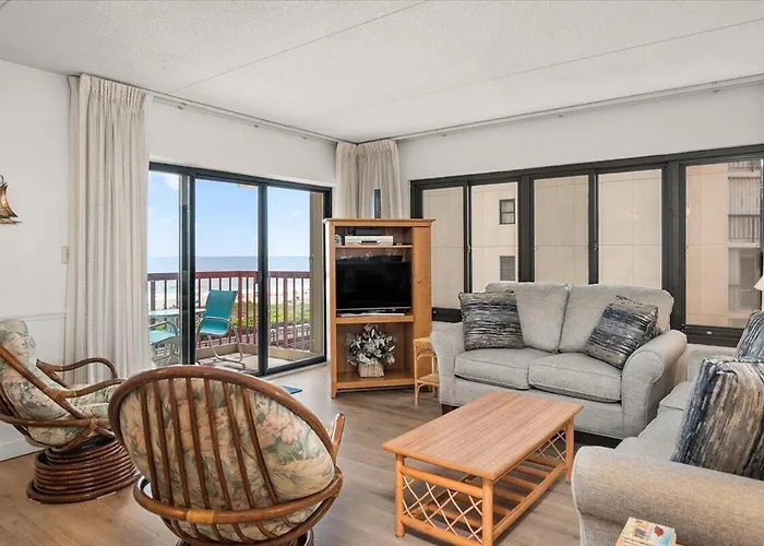 Beautiful Oceanfront 3 Bedroom Rainbow With Outdoor Pool!