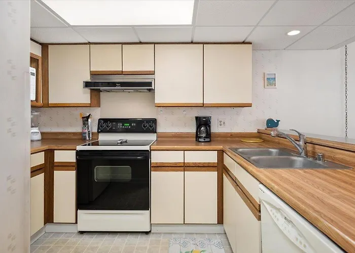 Hébergement de vacances Beautiful Oceanfront 3 Bedroom Rainbow With Outdoor Pool! *