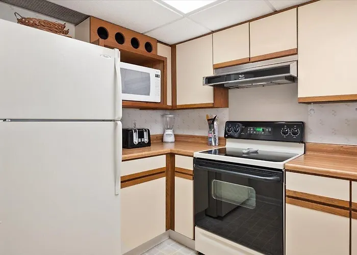 Hébergement de vacances Beautiful Oceanfront 3 Bedroom Rainbow With Outdoor Pool! *