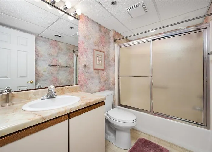 Beautiful Oceanfront 3 Bedroom Rainbow With Outdoor Pool! * Ocean City