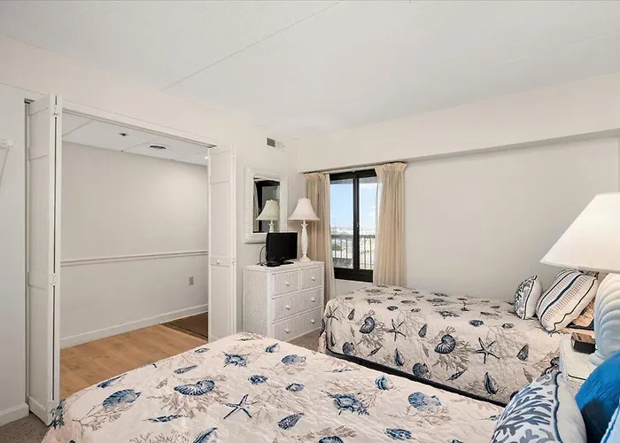 Hébergement de vacances Beautiful Oceanfront 3 Bedroom Rainbow With Outdoor Pool! *