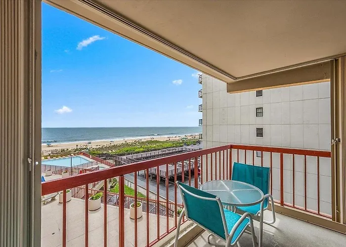 Beautiful Oceanfront 3 Bedroom Rainbow With Outdoor Pool! Hébergement de vacances Ocean City