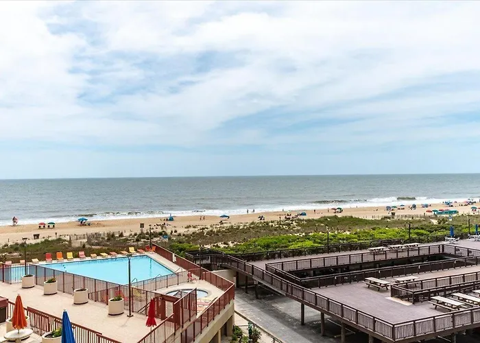 Beautiful Oceanfront 3 Bedroom Rainbow With Outdoor Pool! Ocean City