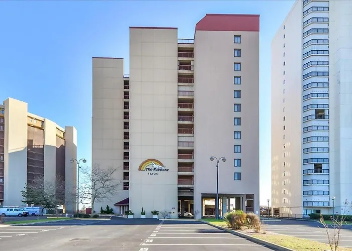 Beautiful Oceanfront 3 Bedroom Rainbow With Outdoor Pool! Hébergement de vacances Ocean City